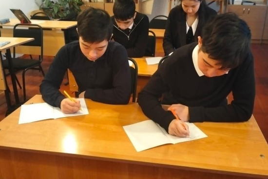 21 қараша күні КГУ «Лобанов орта мектебінің» 7-11 сынып оқушылары «Әділетті азамат» бағдарламасы және Бүкіләлемдік бала құқықтары күні аясында «Полиция және балалар – қауіпсіздік үшін бірге» атты мазмұндама жазды